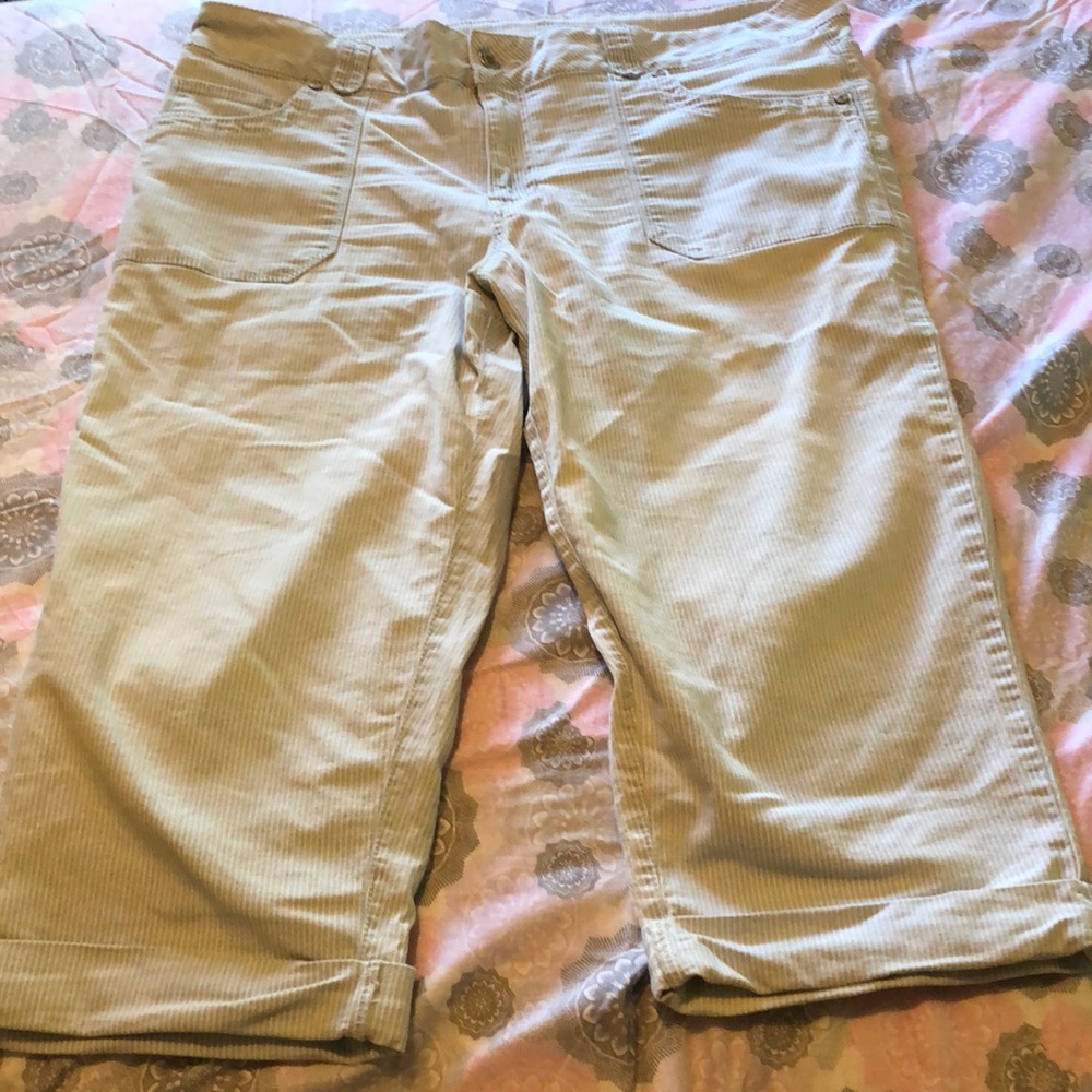 ❣️3 for $15 Stretchy striped denim capris